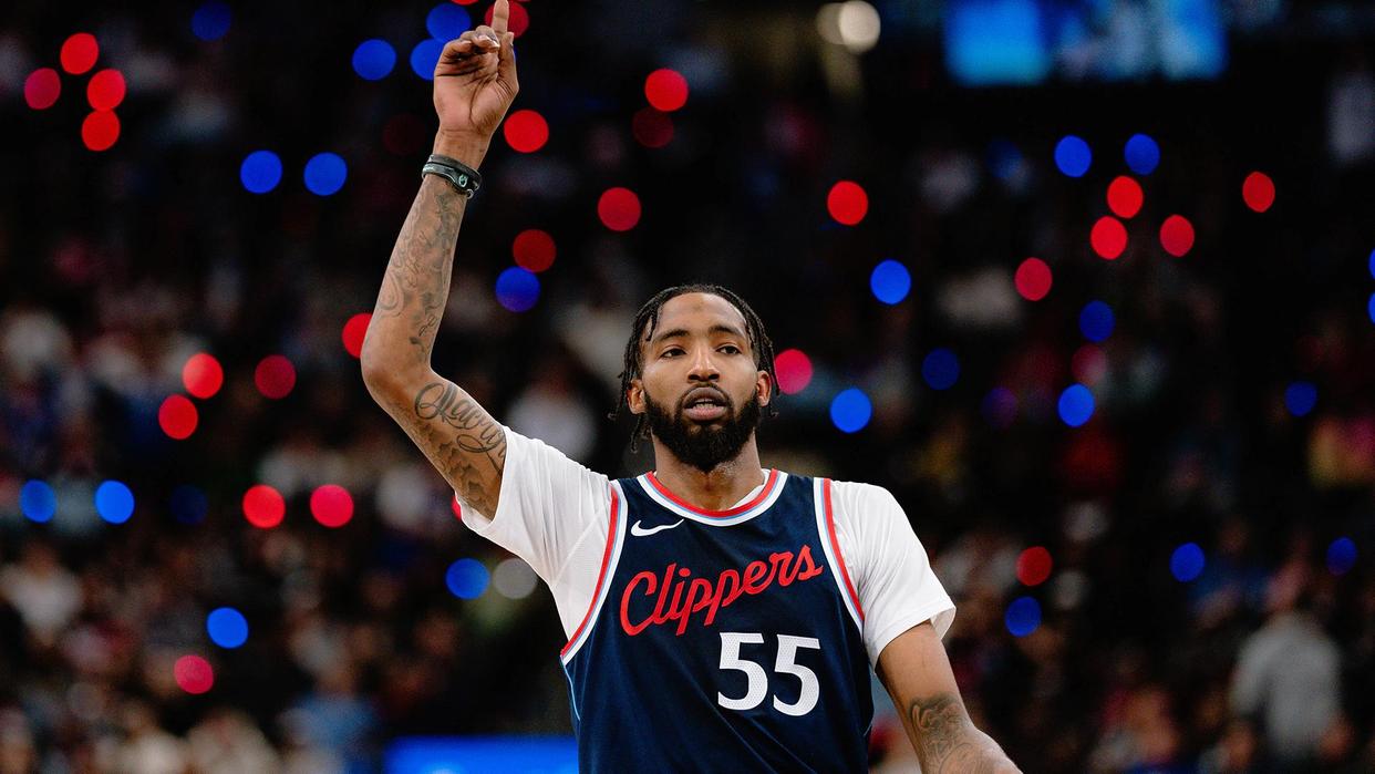 快船横扫北京队,霍勒迪刷新纪录 快船横扫北京队,霍勒迪刷新纪录