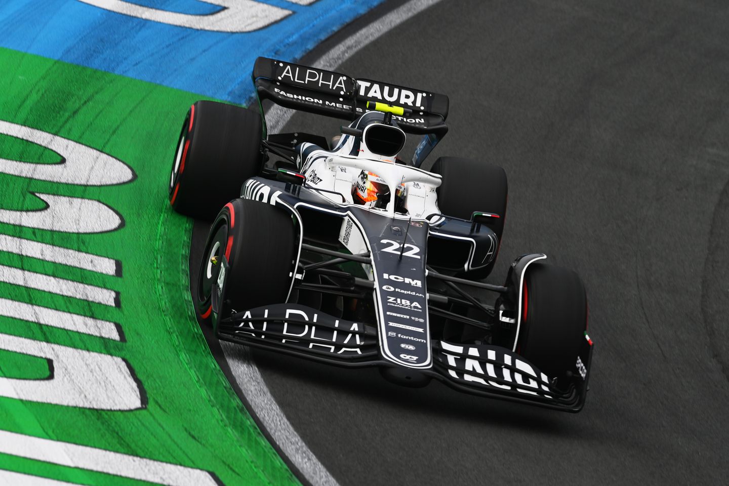 威廉姆斯完胜红牛车队,拉塞尔高光表现 威廉姆斯完胜红牛车队,拉塞尔高光表现