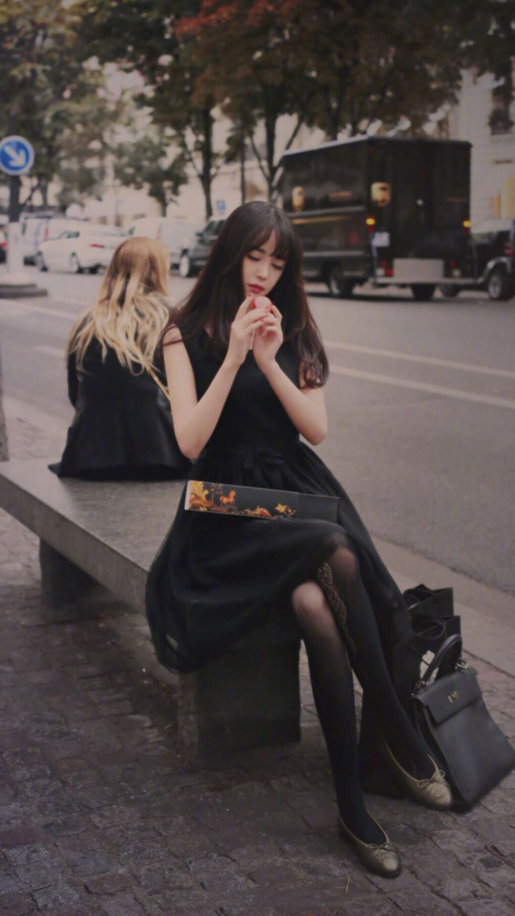 戈贝尔捂住右耳时，一场失聪的防守如何锁死整个费城的喧哗