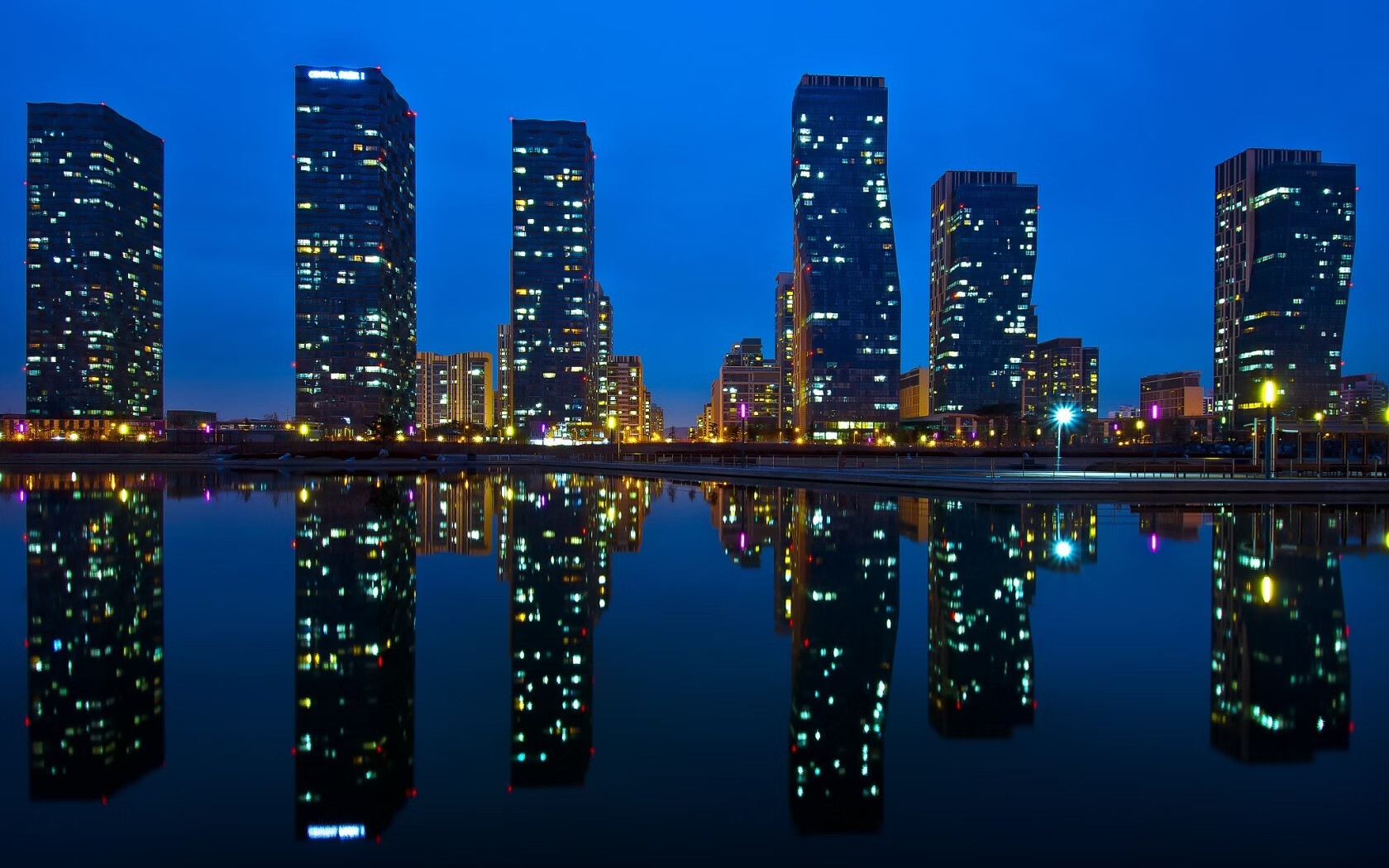 防线上的指挥家,范戴克如何以一己之力冻结墨西哥风暴—牙买加奇迹的基石