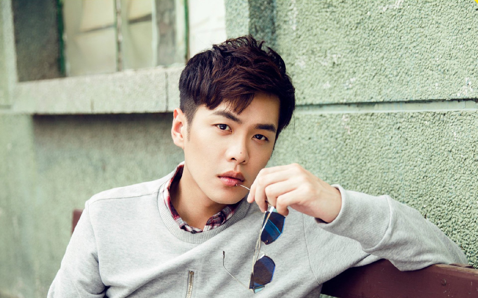 东方利拉德一锤定音,火箭队决胜时刻带走天山雄鹰