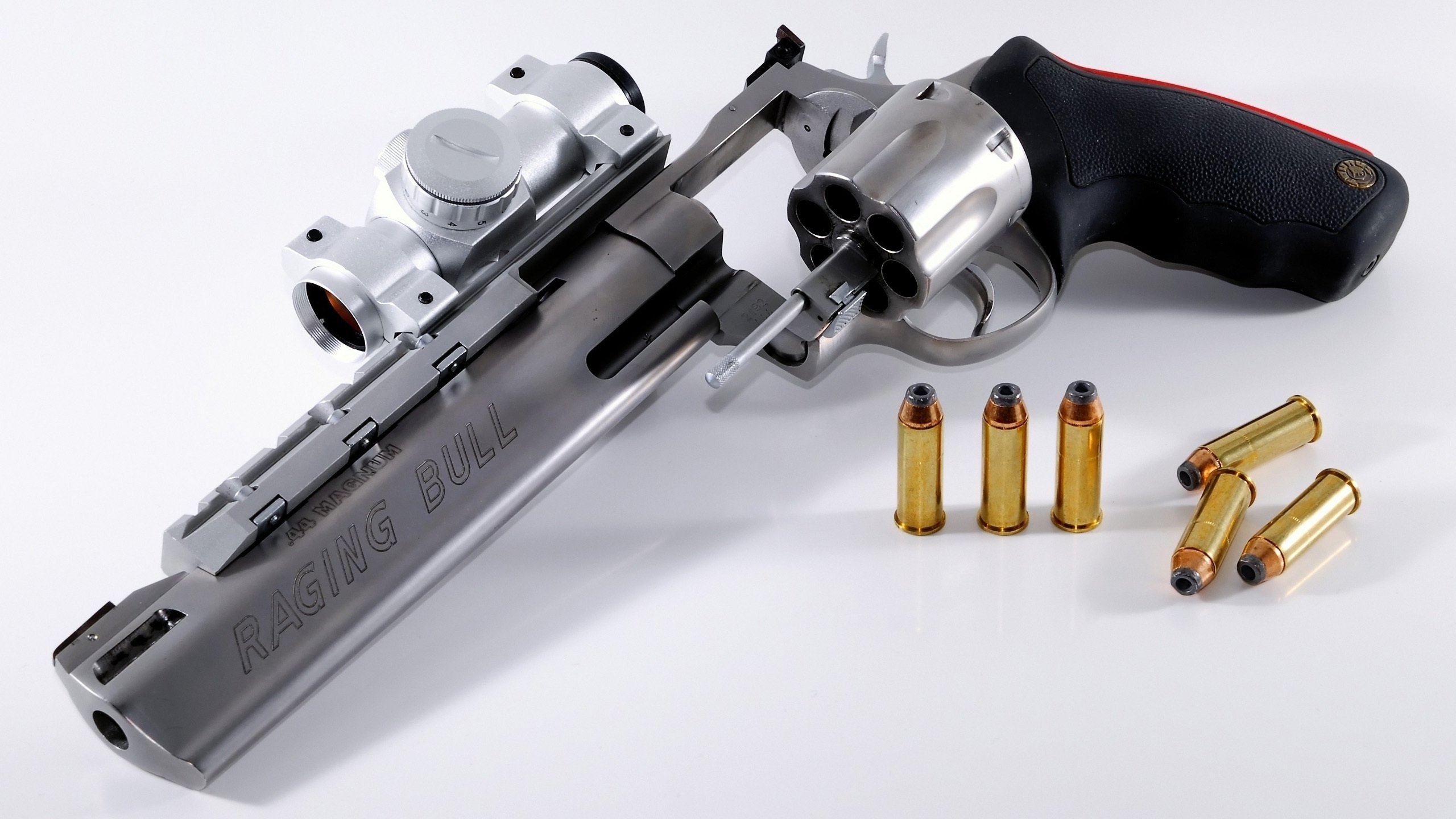 绿茵变奏曲，当南美狂想遇见欧洲理性，法比尼奥在风暴眼中执棋