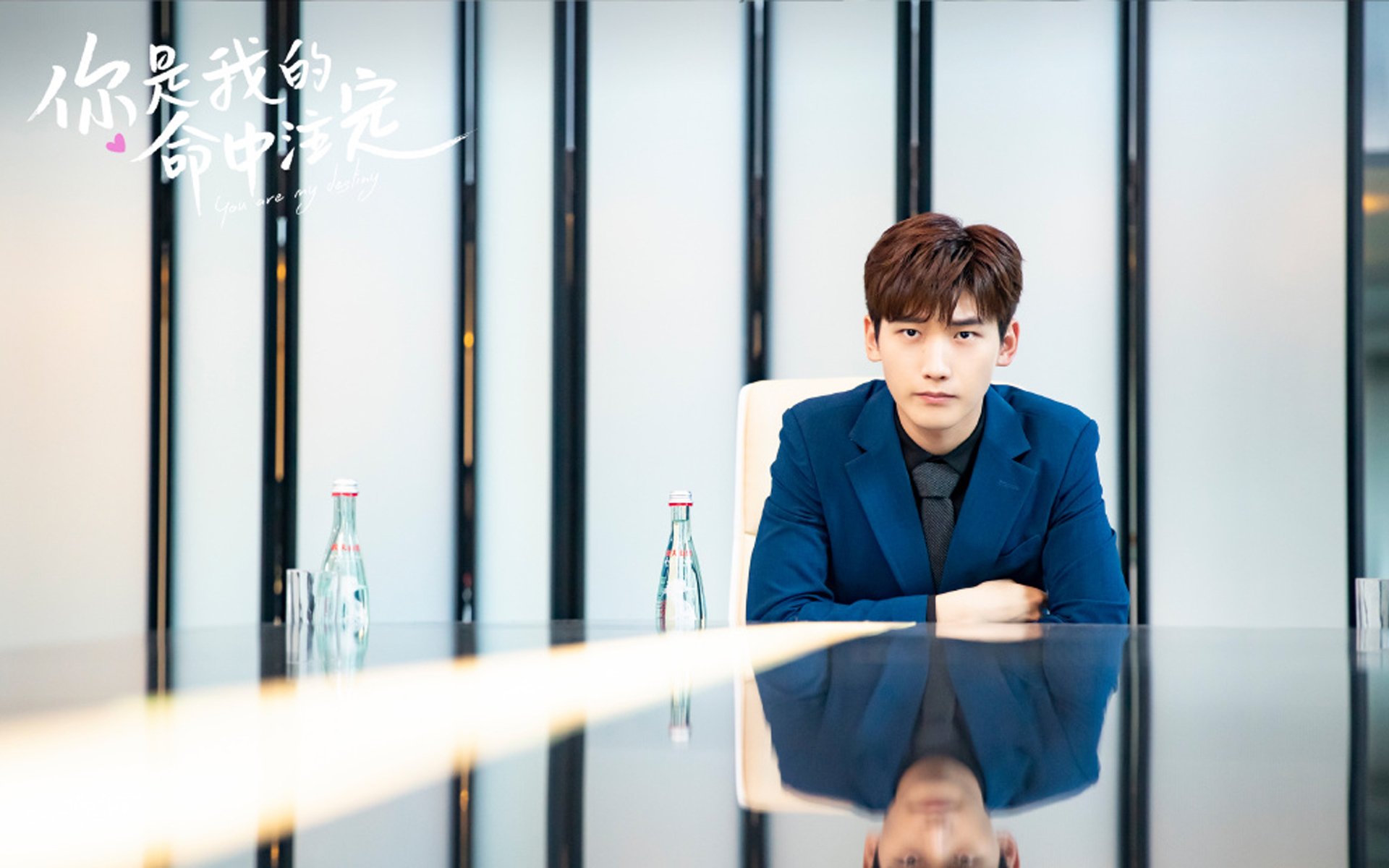 霓虹迷宫，夜幕下的刹车点与穆勒的钢铁抉择