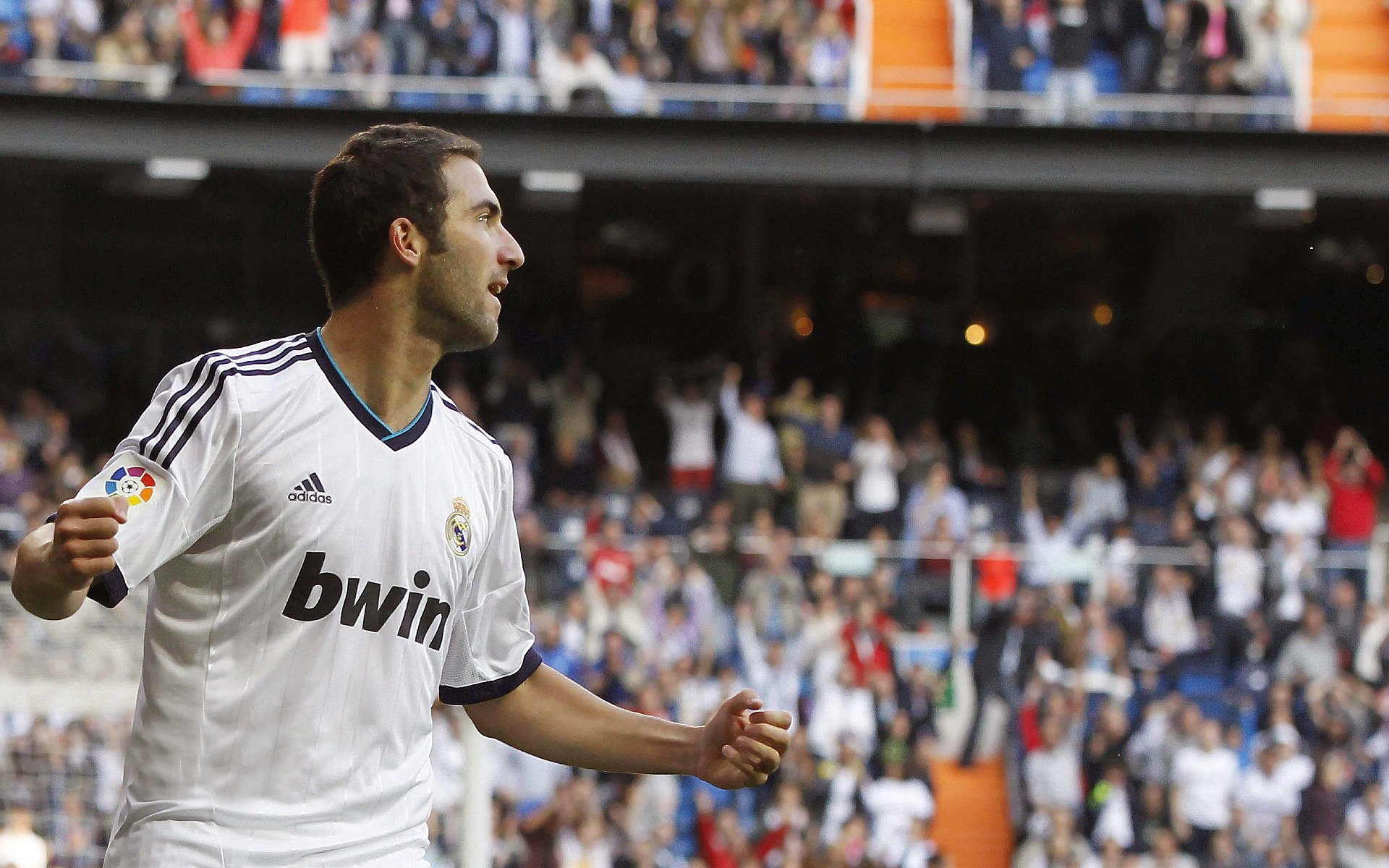 阿什拉夫统治全场，瑞典战术巨轮粉碎希腊神话